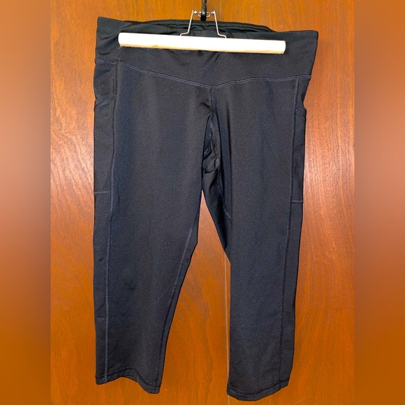 Champion Pants - Women’s Champion Mid Length Leggings Size XL